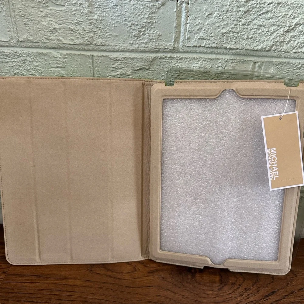 Michael Kors Luxe iPad Case